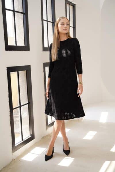 שמלת תחרה מעוינים